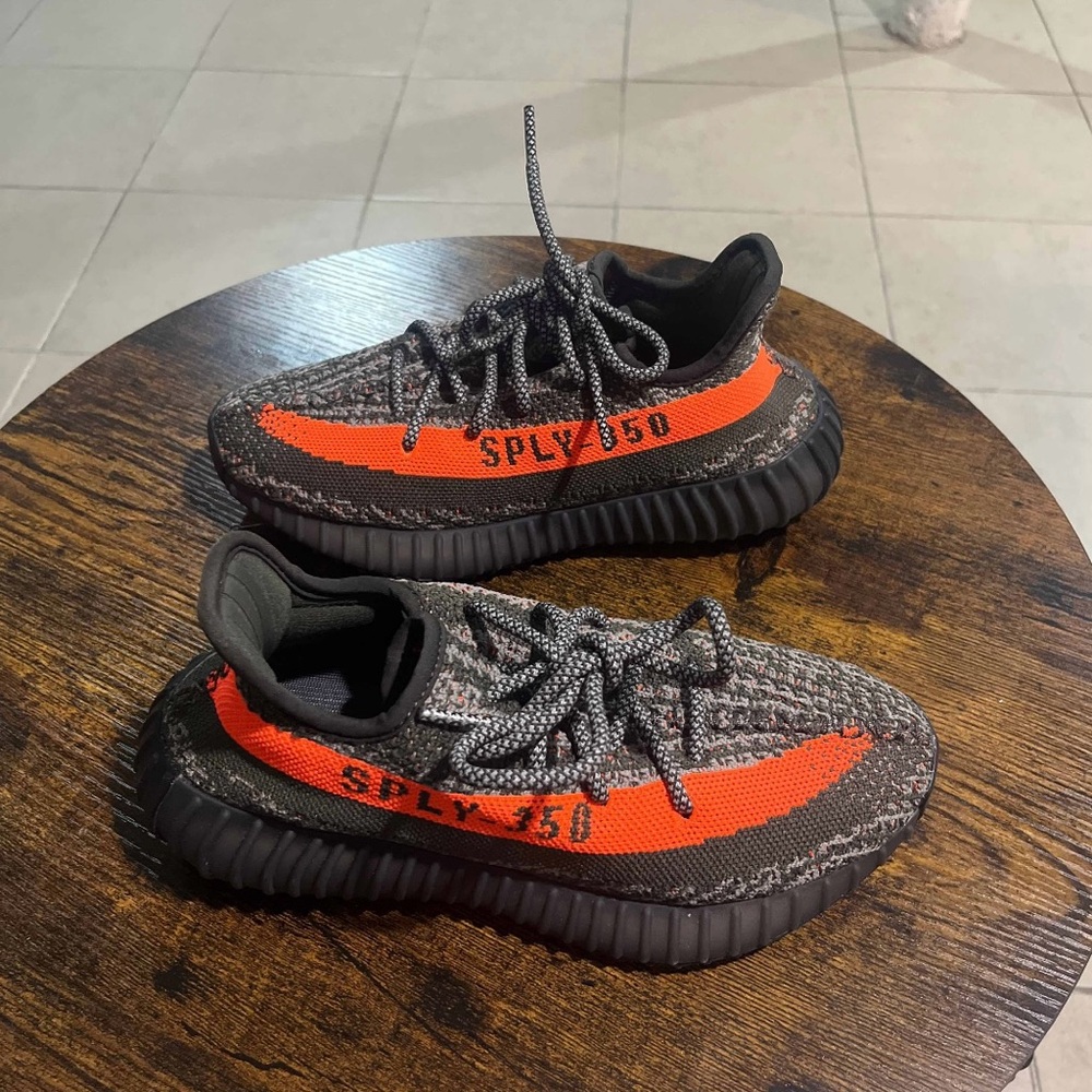 Yeezy sneakers boost 350 V2
